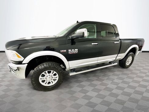 Used 2018 RAM 2500 Laramie w/ Convenience Group AWD/4WD image 4