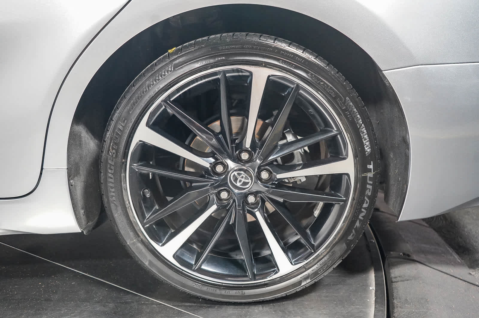 Used 2020 Toyota Camry XSE w/ Navigation Package FWD image 8