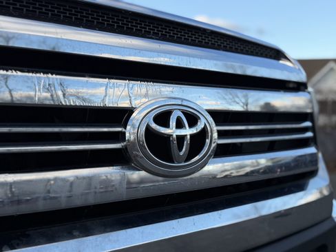Used 2017 Toyota Tundra SR5 image 14