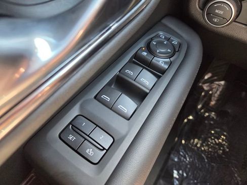 Used 2022 Chevrolet Tahoe Z71 w/ Z71 Off-Road Package image 21