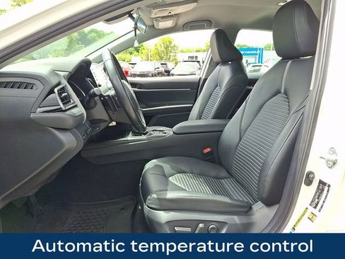 Used 2024 Toyota Camry SE AWD/4WD image 2
