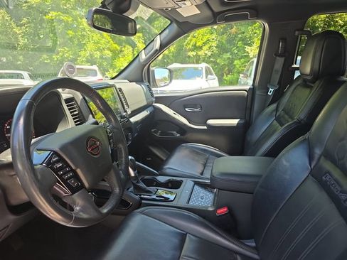 Used 2022 Nissan Frontier PRO-4X w/ Pro-4X Premium Package AWD/4WD image 11