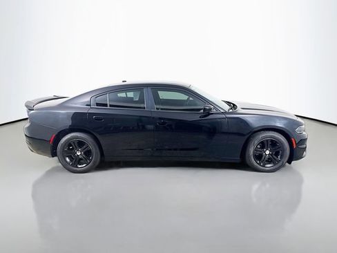 Used 2020 Dodge Charger SXT image 5