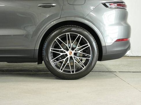 New 2025 Porsche Cayenne E-Hybrid AWD/4WD image 44