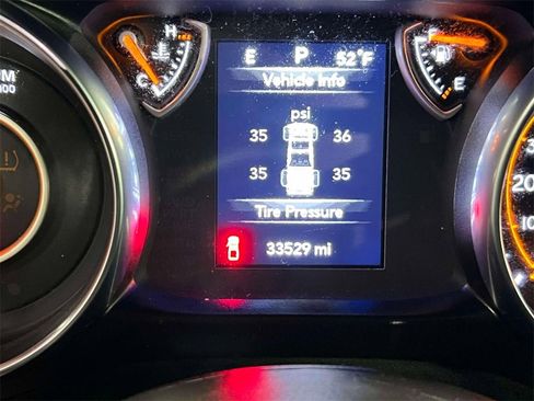 Used 2022 Jeep Gladiator Sport image 25