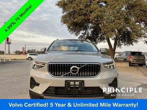 Certified 2025 Volvo XC40 B5 Core image 3