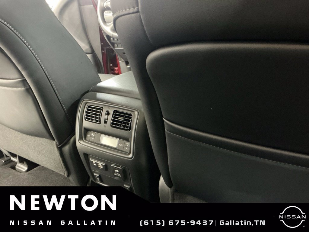 Used 2020 Nissan Pathfinder Platinum AWD/4WD image 23