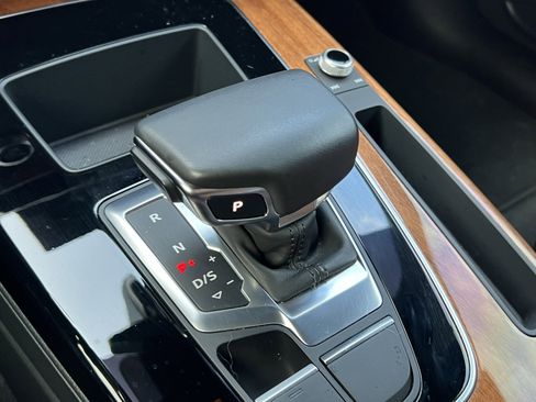 Used 2022 Audi Q5 e Premium image 26