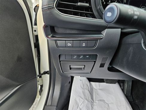 Used 2024 MAZDA MAZDA3 s image 17