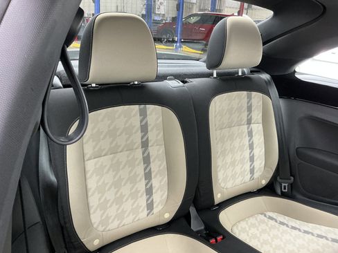 Used 2018 Volkswagen Beetle 2.0T Coast image 22