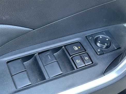 Used 2022 Toyota RAV4 LE image 19