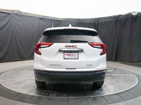 Used 2024 GMC Terrain SLE image 11