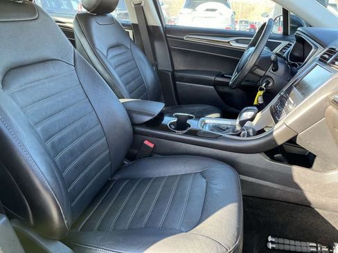 Used 2016 Ford Fusion SE w/ Equipment Group 202A image 26