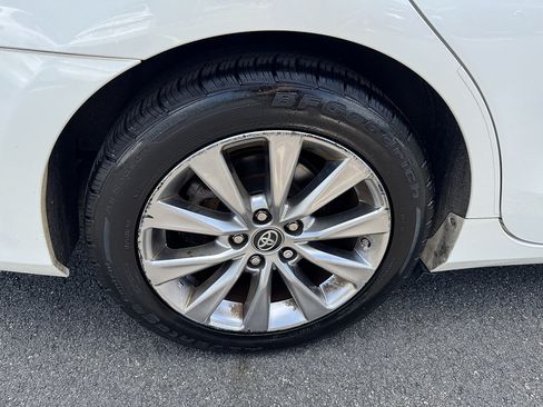 Certified 2017 Toyota Camry XLE w/ Moonroof Package FWD image 22
