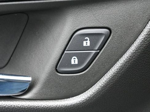 Used 2025 Chevrolet Trax LS image 14