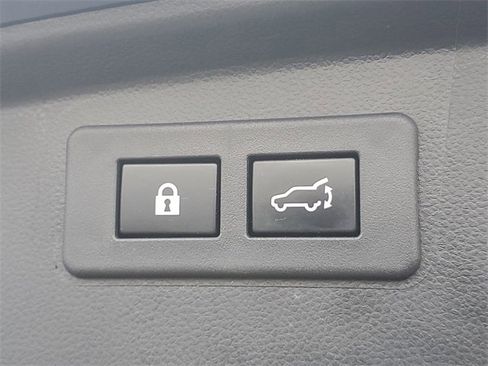 Used 2022 Subaru Outback Premium image 9