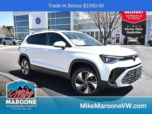 New 2025 Volkswagen Taos SE image 1