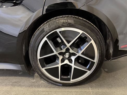 Certified 2025 Porsche Taycan image 11