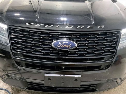 Used 2019 Ford Explorer Sport image 33