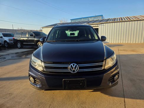 Used 2016 Volkswagen Tiguan SE image 2