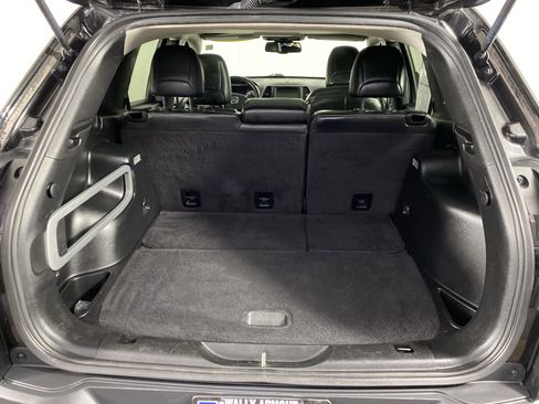 Used 2016 Jeep Cherokee Limited image 34