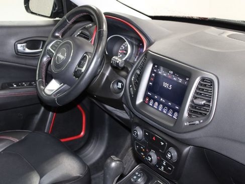 Used 2018 Jeep Compass Trailhawk w/ Leather Interior Group AWD/4WD image 30
