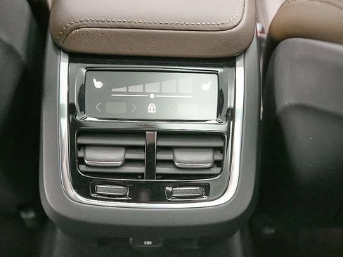 Certified 2024 Volvo V60 B5 Cross Country Ultimate image 22