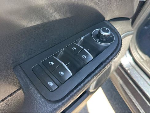 Used 2023 Alfa Romeo Giulia Ti RWD image 35