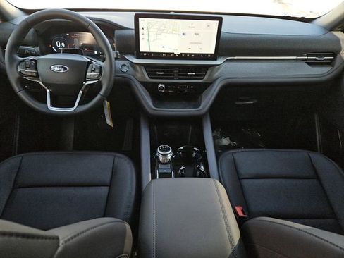 New 2026 Ford Explorer Platinum image 6