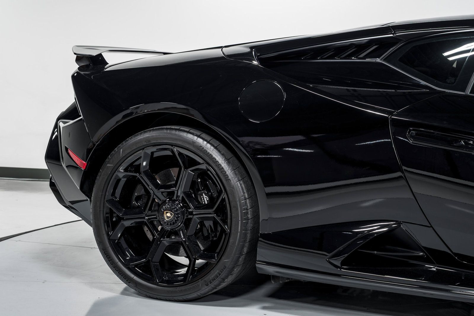 Used 2023 Lamborghini Huracan Tecnica RWD image 48