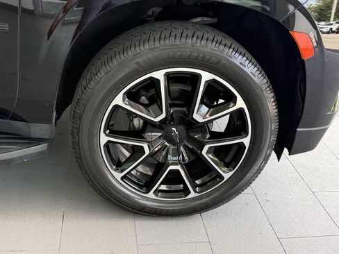 Used 2022 Chevrolet Tahoe RST w/ Luxury Package RWD image 19