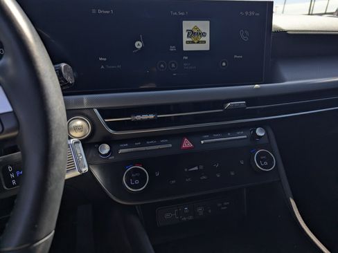 Used 2025 Hyundai Sonata SEL FWD image 10