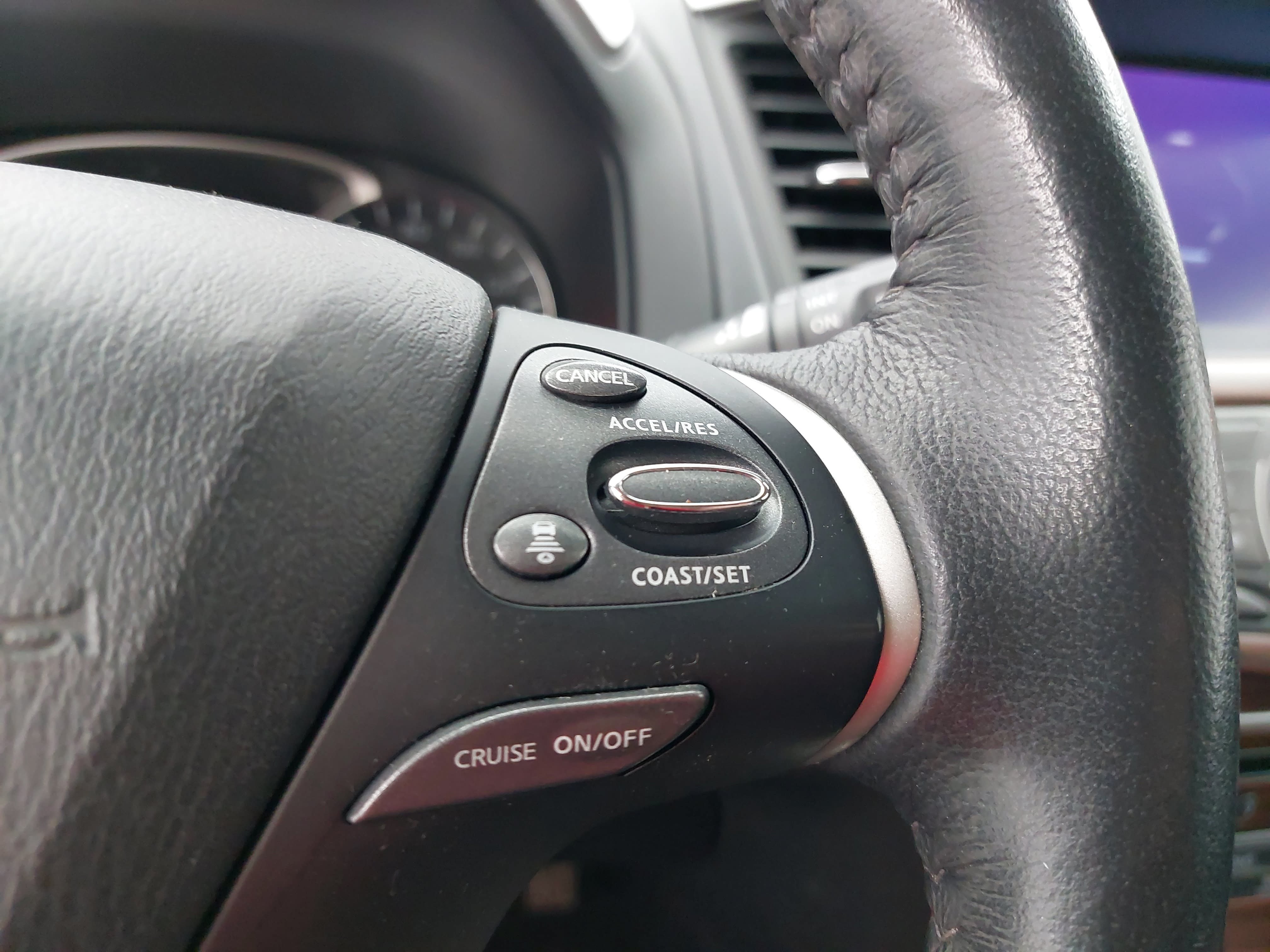 Used 2020 Nissan Pathfinder Platinum AWD/4WD image 22
