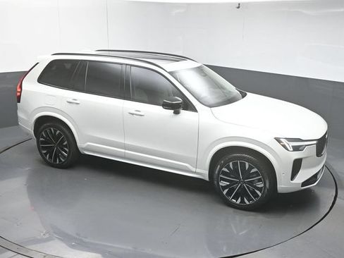 Certified 2026 Volvo XC90 B6 Ultra w/ Protection Package Premier AWD/4WD image 42