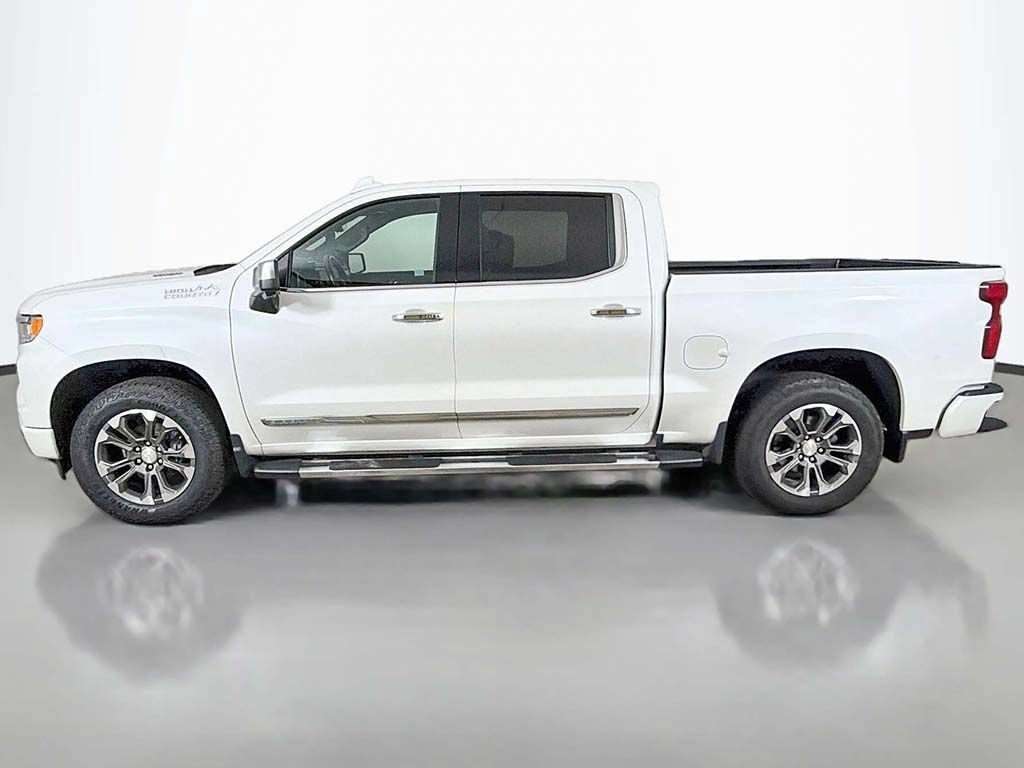 Used 2024 Chevrolet Silverado 1500 High Country w/ Technology Package AWD/4WD image 17