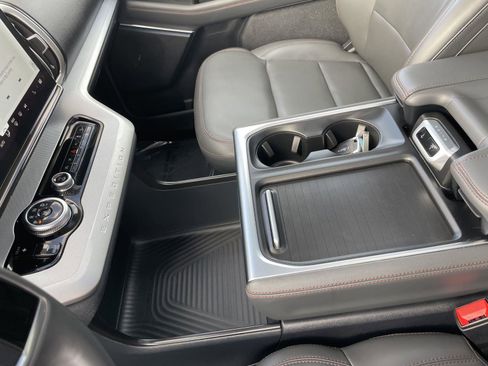 Used 2025 Ford Expedition Active image 18