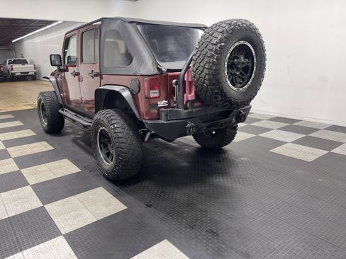 Used 2008 Jeep Wrangler Unlimited Rubicon w/ Dual Top Group AWD/4WD image 2