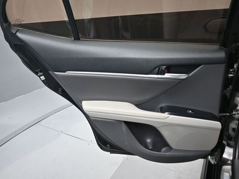 Used 2019 Toyota Camry XSE image 27