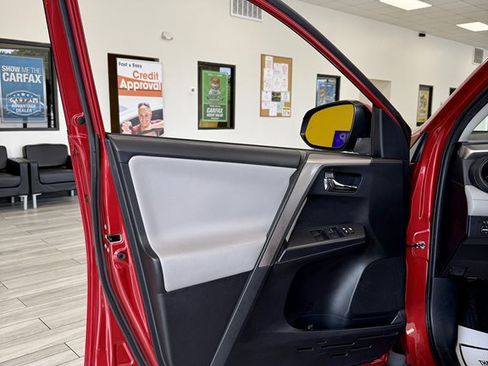 Used 2017 Toyota RAV4 XLE FWD image 15