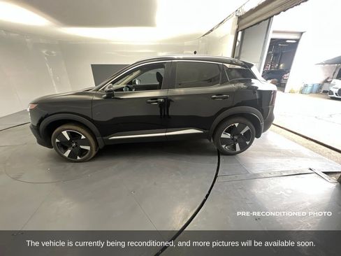Used 2026 Nissan Kicks SR FWD image 2