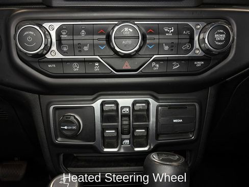 Used 2018 Jeep Wrangler Unlimited Sahara AWD/4WD image 19