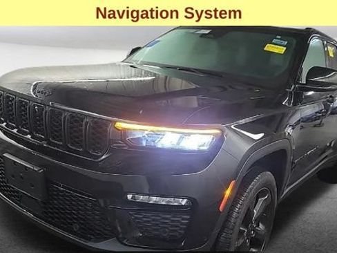 Used 2023 Jeep Grand Cherokee Limited w/ Luxury Tech Group II AWD/4WD image 4