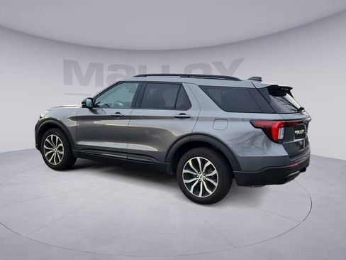 Certified 2025 Ford Explorer ST-Line AWD/4WD image 3
