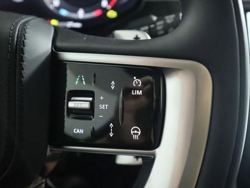 New 2025 Land Rover Range Rover SE image 13