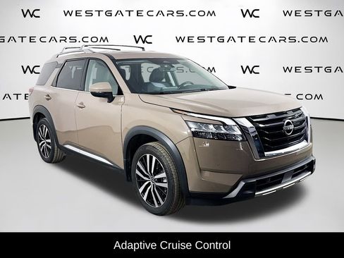 Used 2023 Nissan Pathfinder Platinum image 2