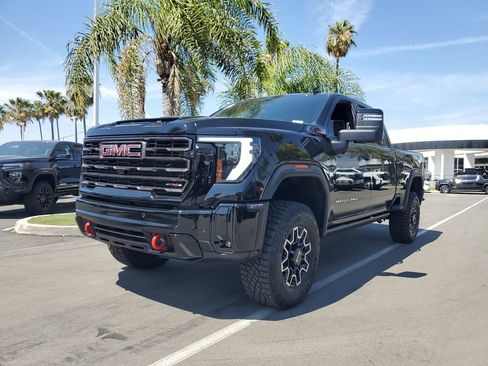New 2026 GMC Sierra 2500 AT4X image 2