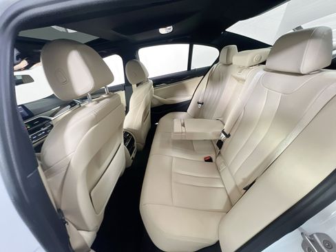 Used 2020 BMW 530i xDrive image 24