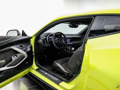 Used 2021 Chevrolet Camaro ZL1 image 32