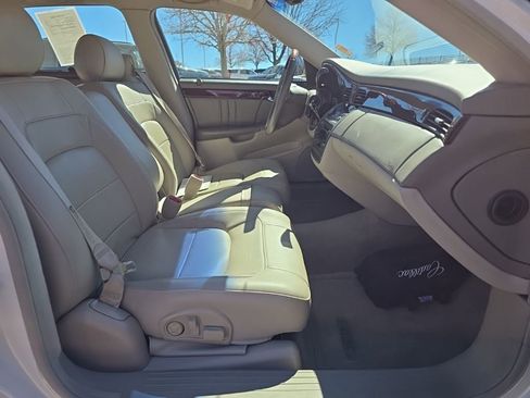 Used 2005 Cadillac De Ville DHS w/ Equipment Group image 26