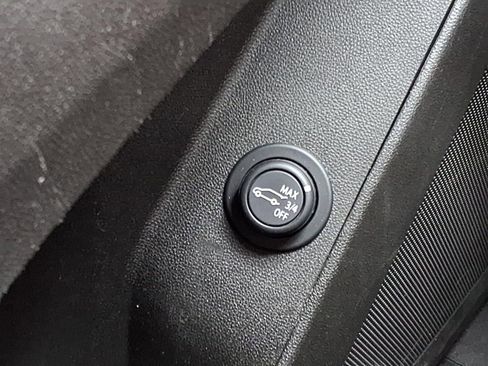 Used 2022 Chevrolet Equinox RS w/ RS Leather Package image 17